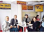 Zleva: Massimo Ranalli, vydavatel italského MONDO AUTOMATICO, Pavel Janoušek, vydavatel TRHU ZÁBAVY, Josef Záluský (EUROREGION), Katia Martinez ze španělské firmy R. FRANCO